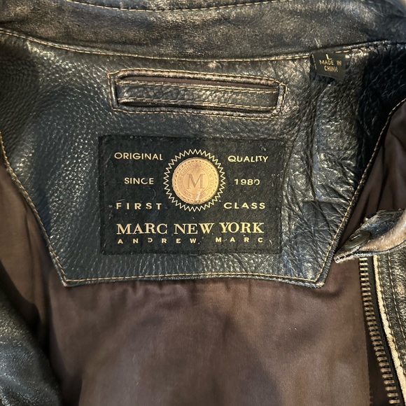100% leather jacket by Andrew Mark New York Size L.Thermal insulation